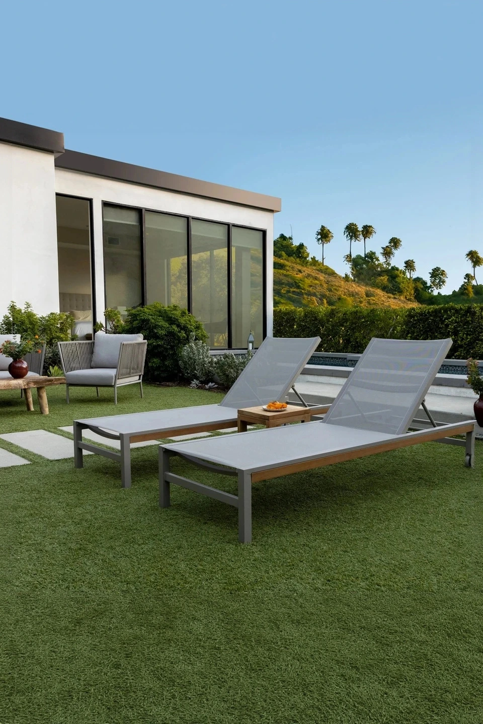 Beverly Hills Aluminum Outdoor Sun Lounger (Stone)